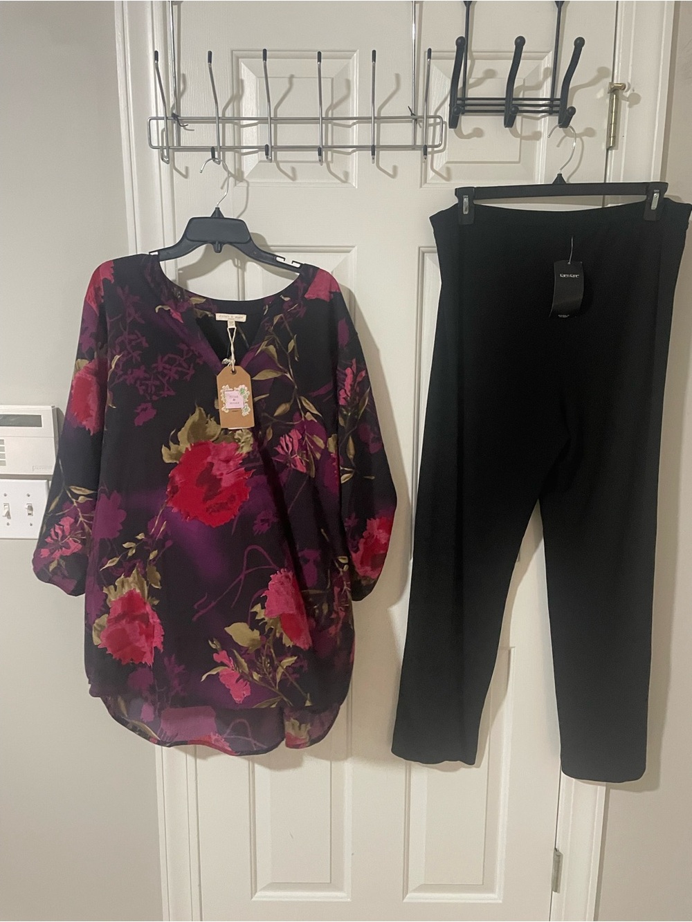 Floral V-Neck Tunic Top - Black with Red & Purple Floral Karen Kane nwt pants